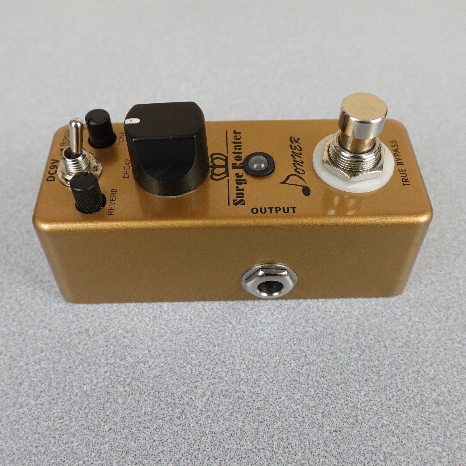 Donner Surge Rotator Reverb FX Pedal Gold Untested