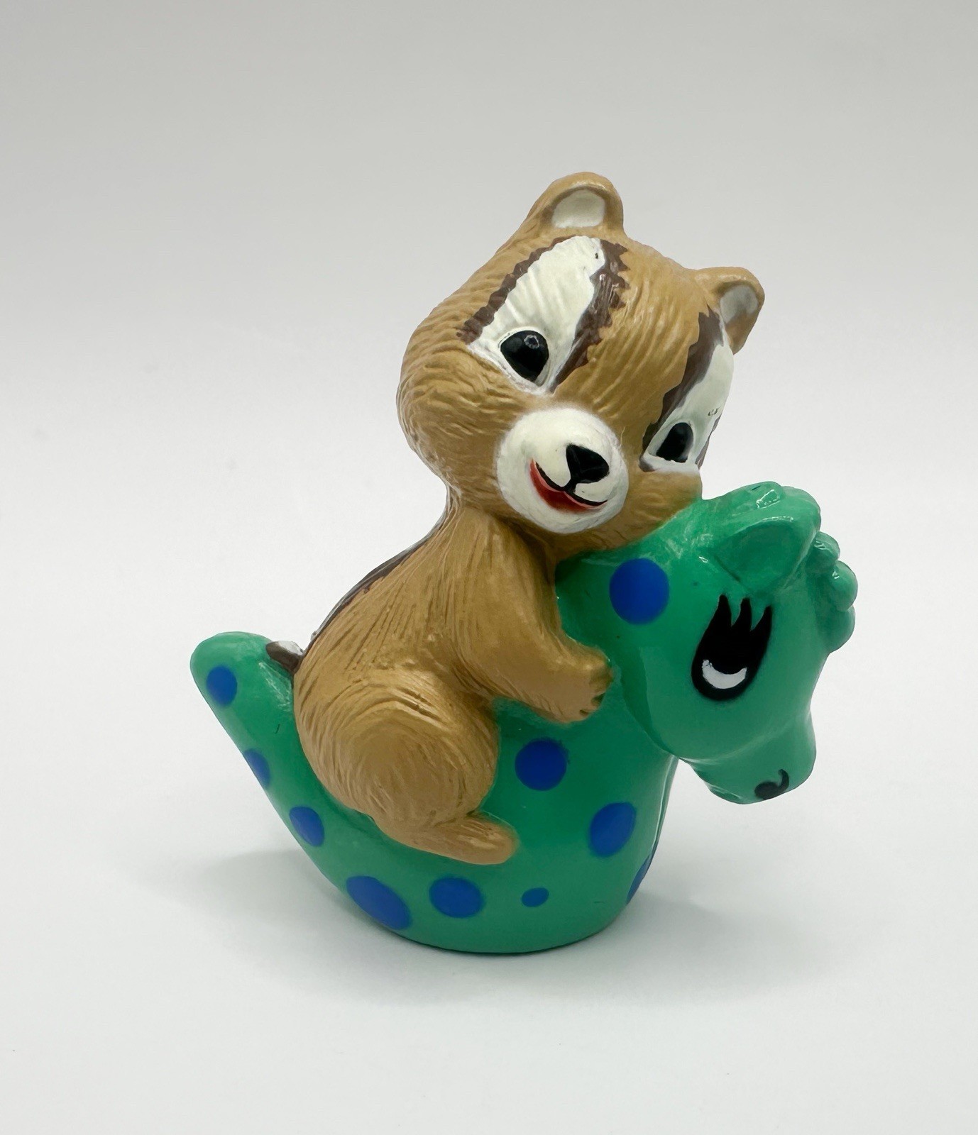 Hallmark Merry Miniatures Chipmunk On Seashore 1993 - Combined Shipping