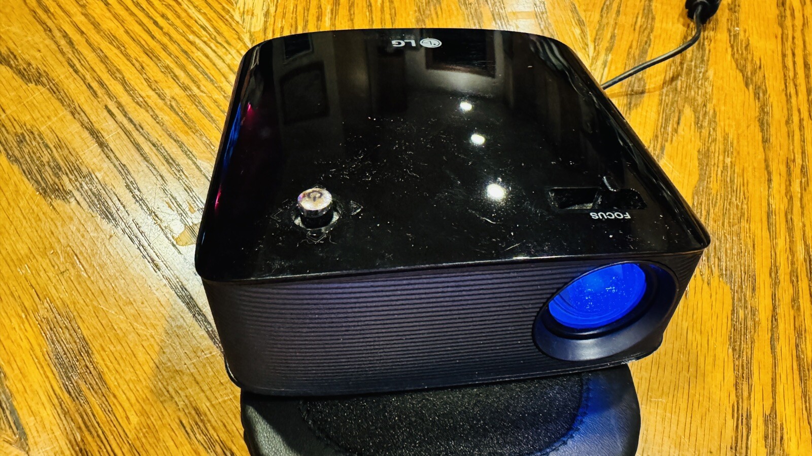 LG MiniBeam Black LED Projector PH150B - Wireless Bluetooth TESTED