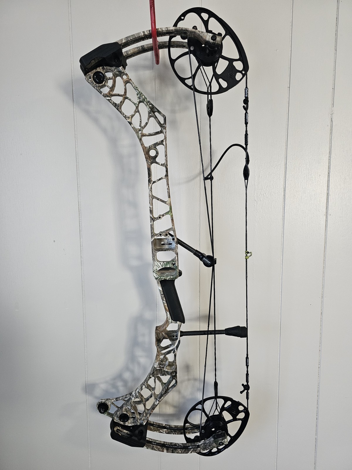 Mathews V3 31 Compound Bow Left Hand