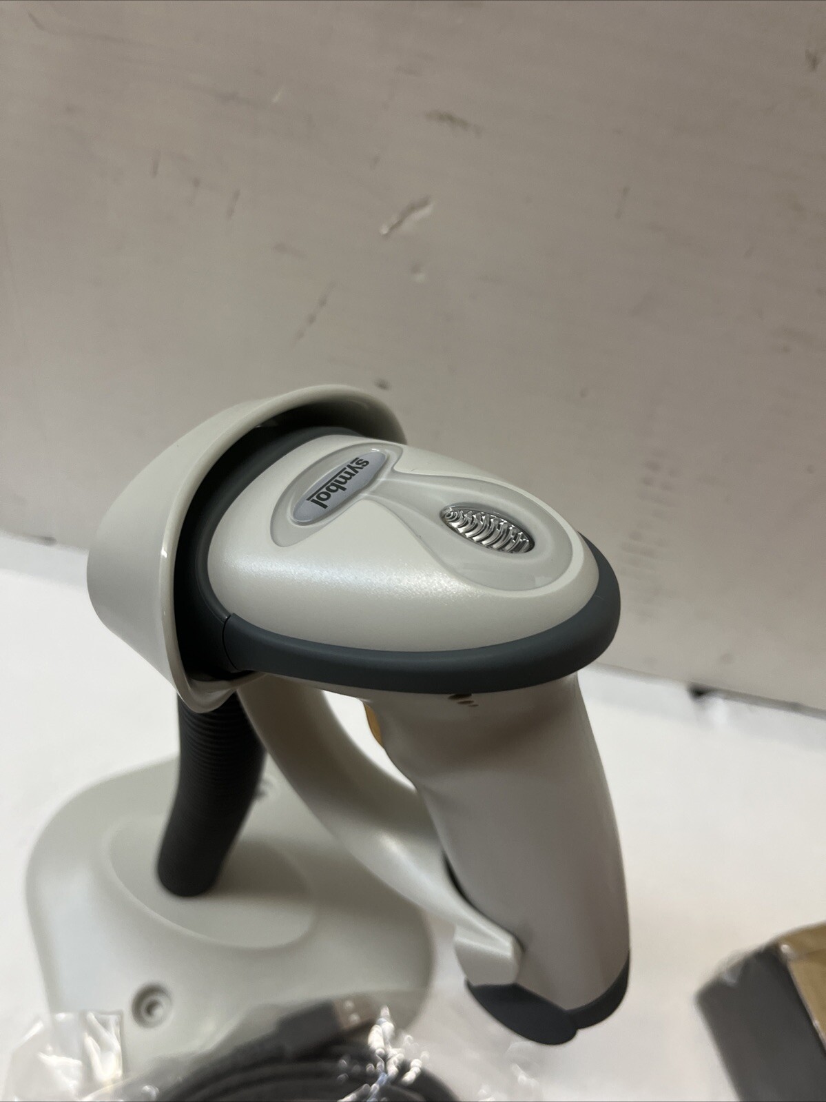 Symbol LS2208-SR20001R Handheld Barcode Scanner w/Stand