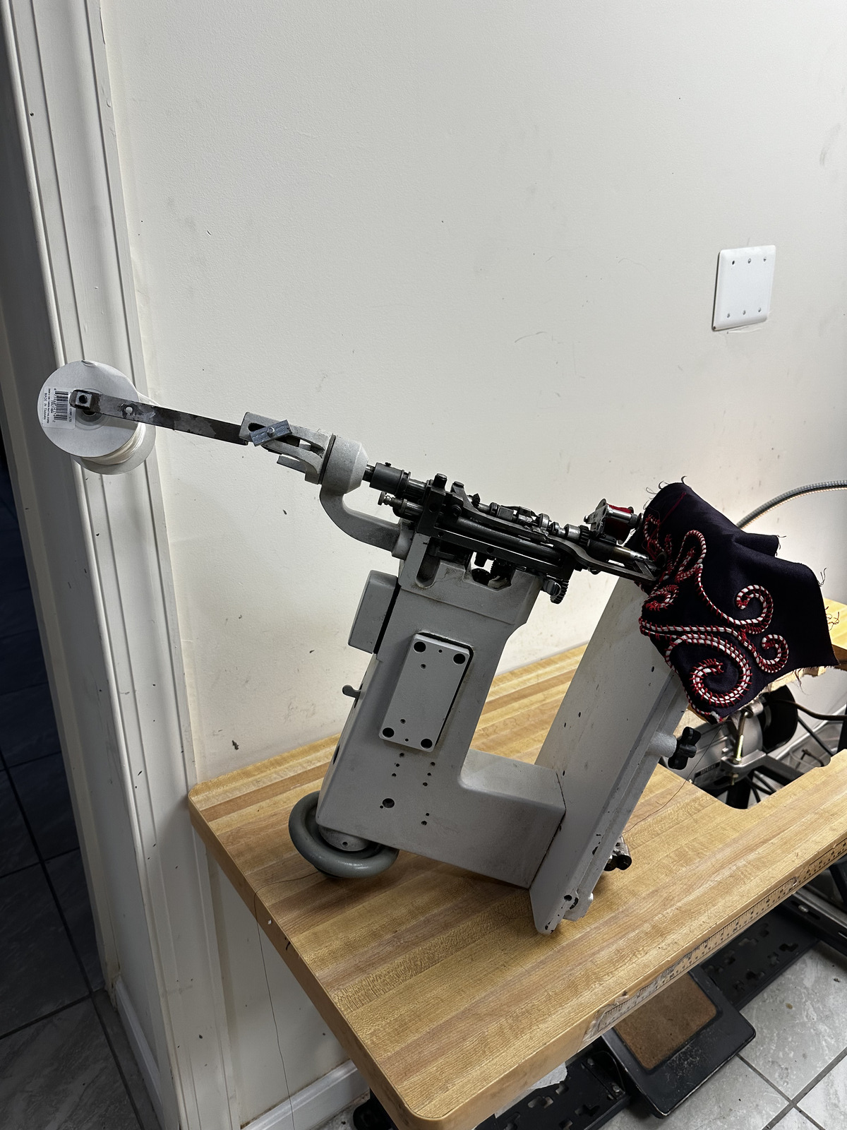 Taking Embroidery Machine model LG
