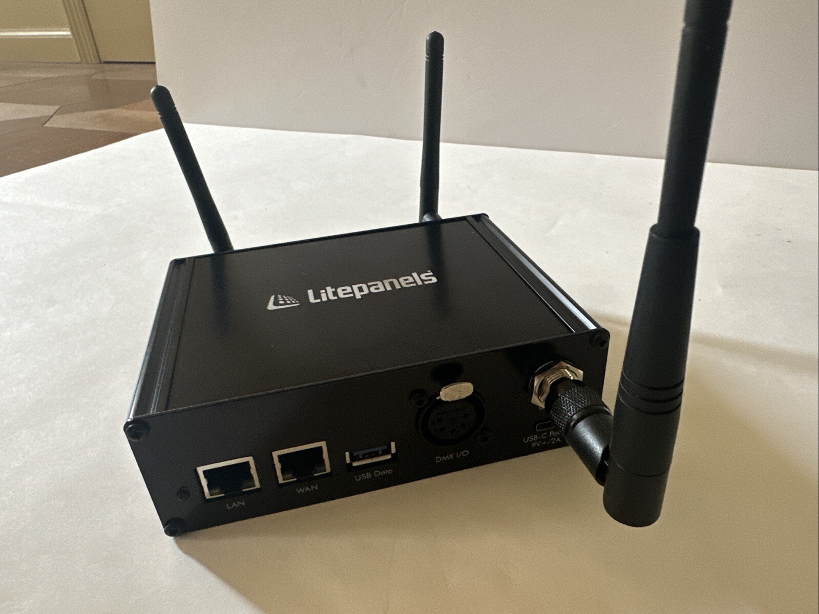 Apollo Wireless DMX Bridge