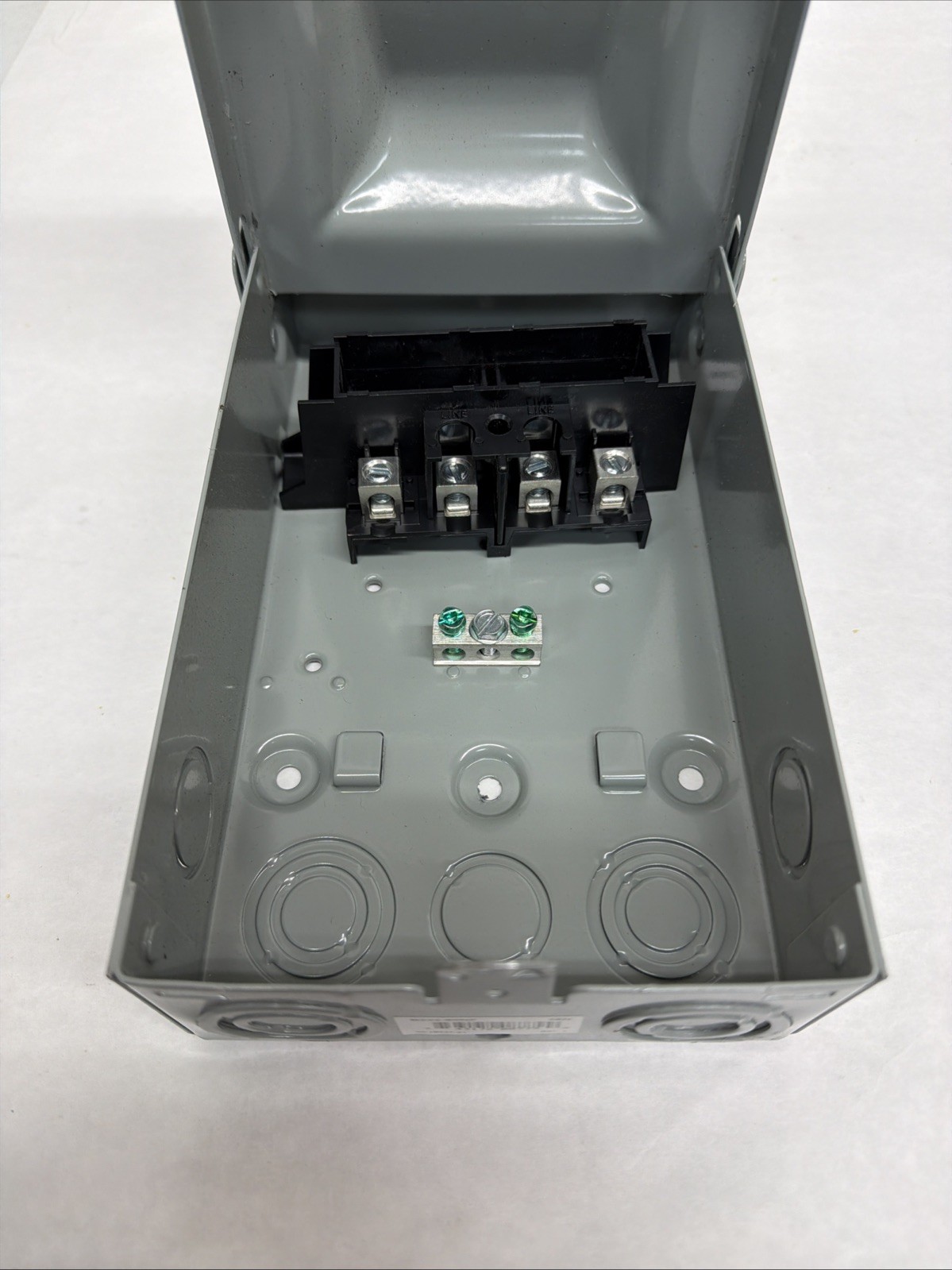 Eaton Bussmann Metallic Pullout Switch Enclosure Device B222-60NF Genuine OEM