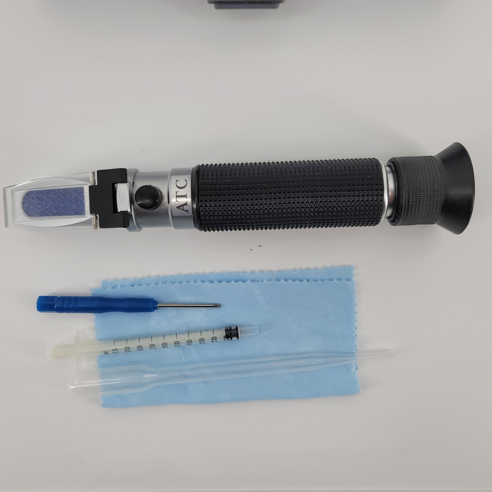 ATC Portable Hand Held Tool Refractometer with Gray Carrying Case