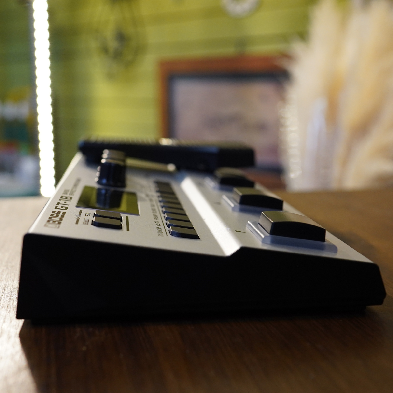 BOSS GT-1B Base Multi-Effects Processor Base Pedal