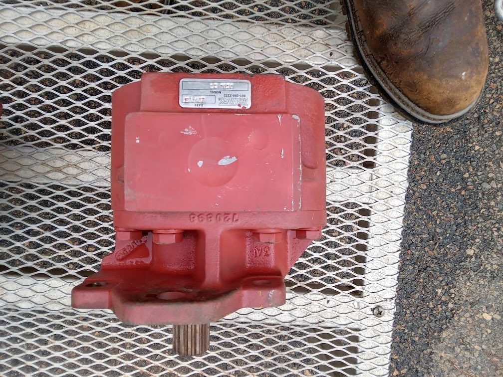Geartek D series Rebuilt Hydraulic Pump D15L-1C