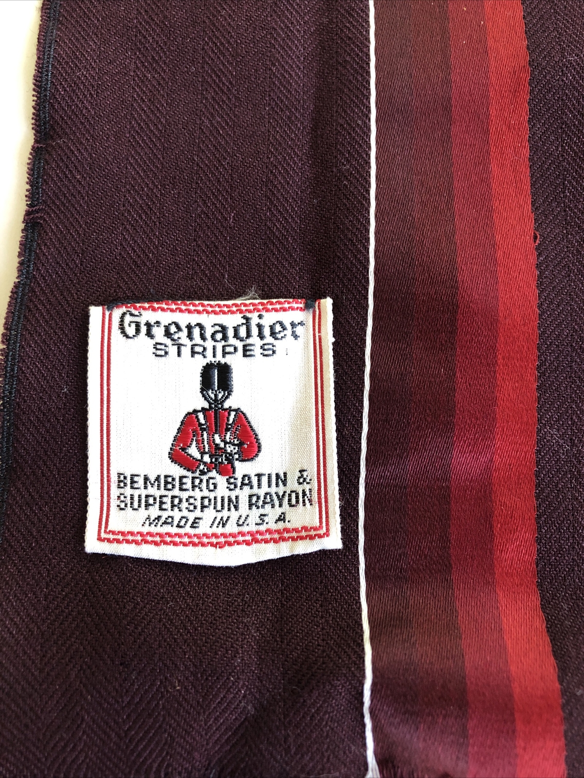 VTG Grenadier Stripes Bemberg Satin& Superspun Rayon Mens Rectangular Scarf NWOT