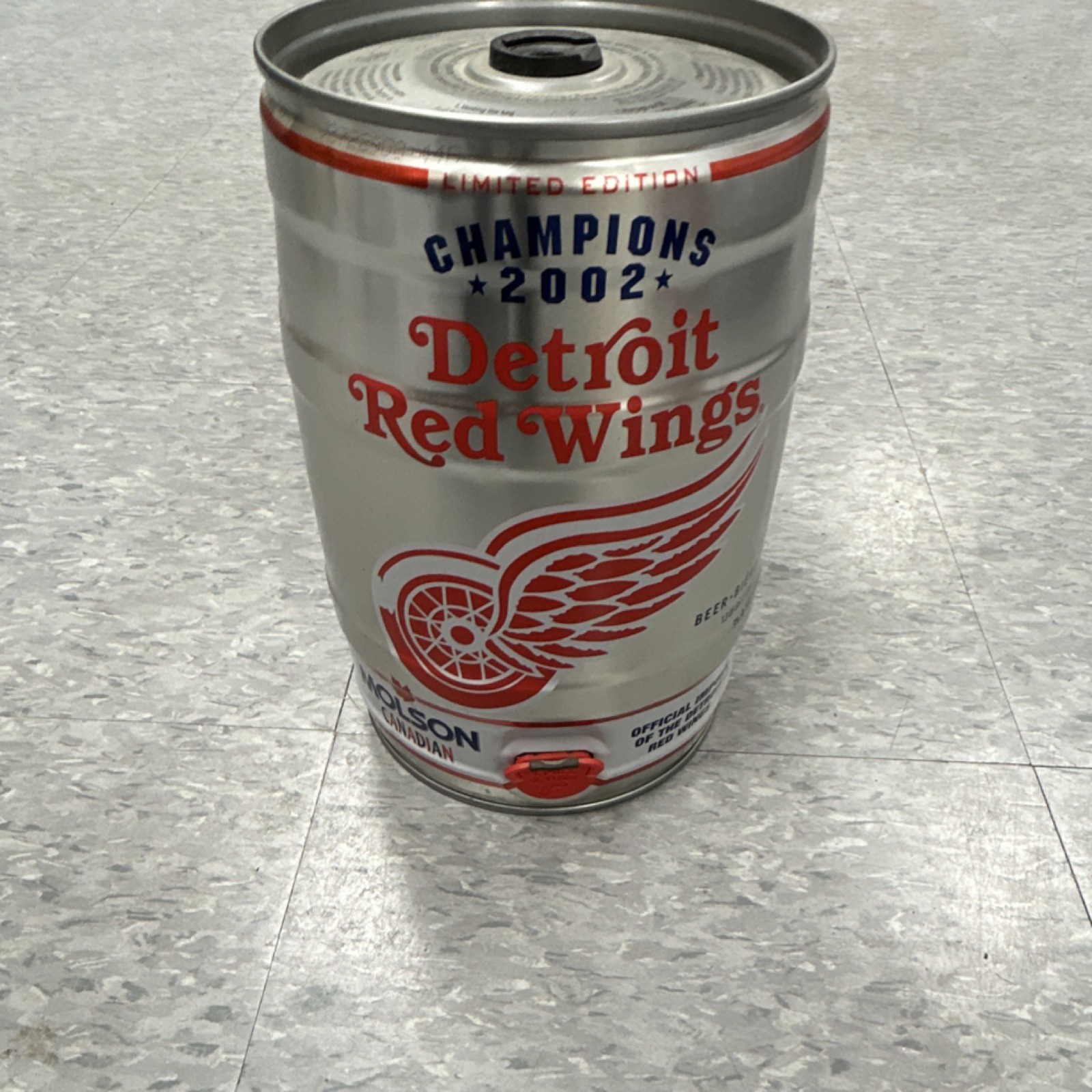 Molson Canadian Detroit Red Wings Champions 2002 Limited Edition Commercial Keg