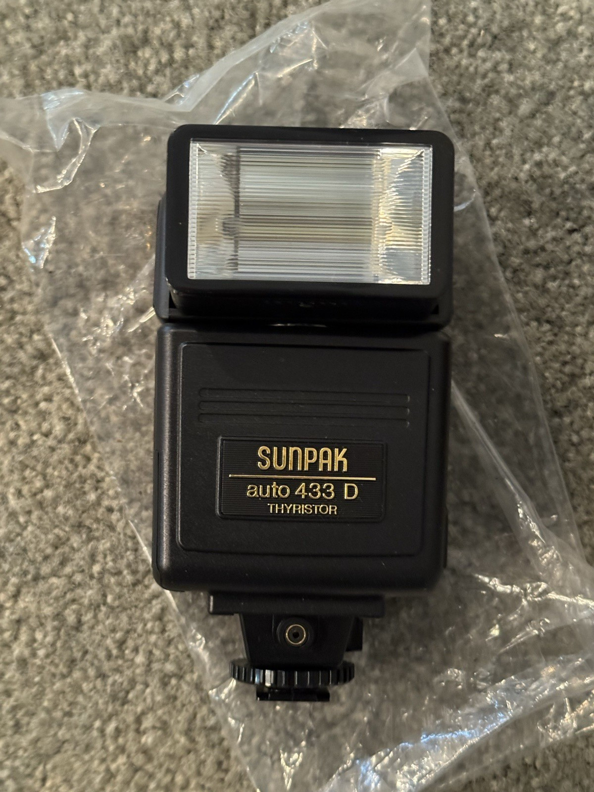 Thyristor ~ SUNPAK auto 433 D ~ Nikon Dedicated Shoe Mount Electronic Flash