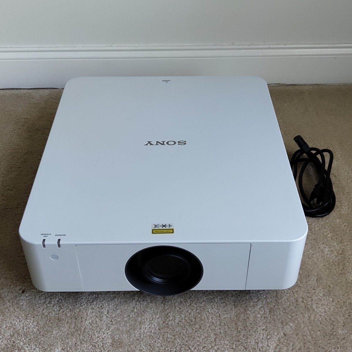Nice! Sony VPL-FHZ60 WUXGA 5000 Lumens Large Venue Laser Projector - 55% Life