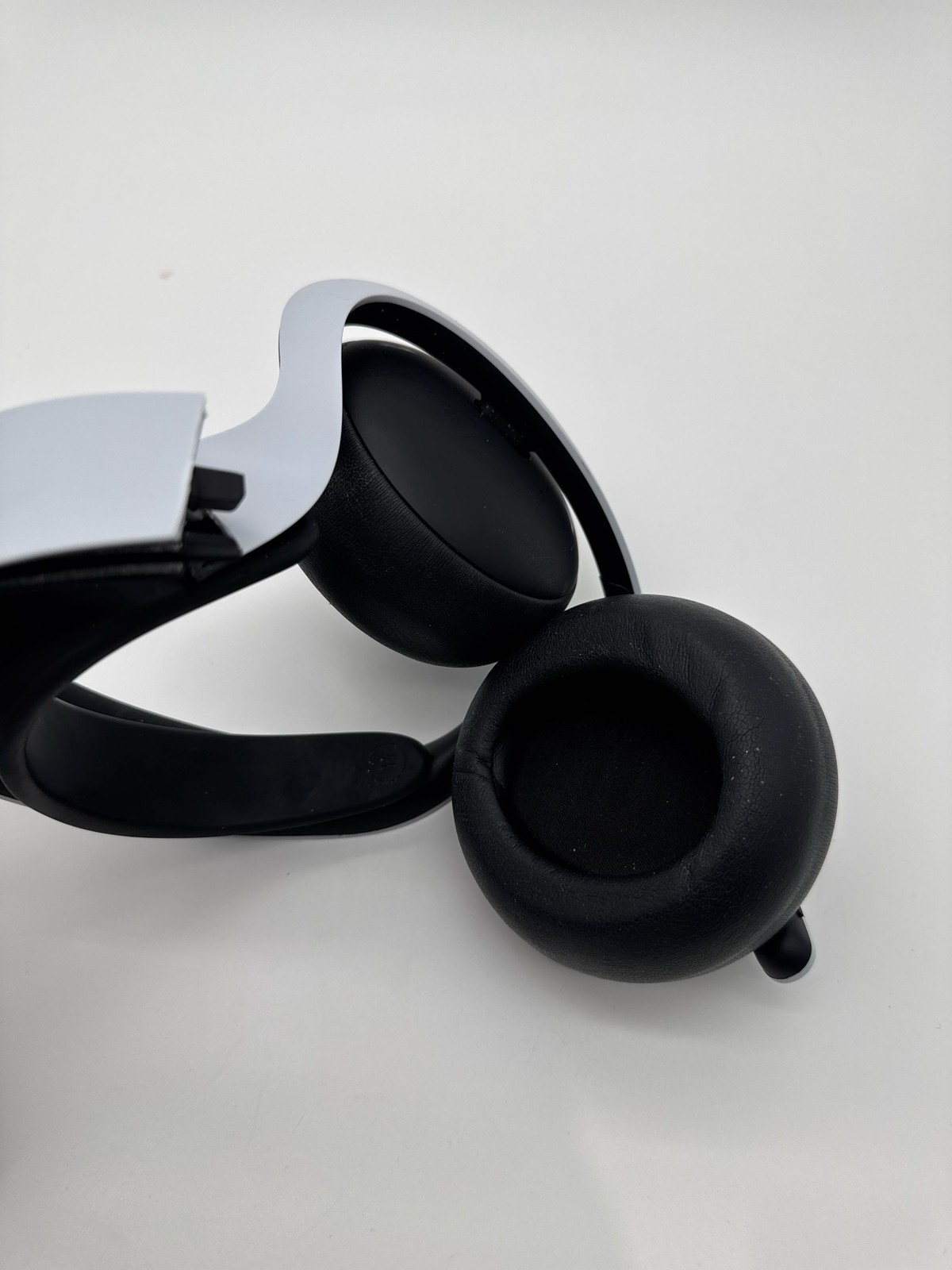 Sony PlayStation Pulse Elite Wireless Headset Planar Magnetic PS5 PC White