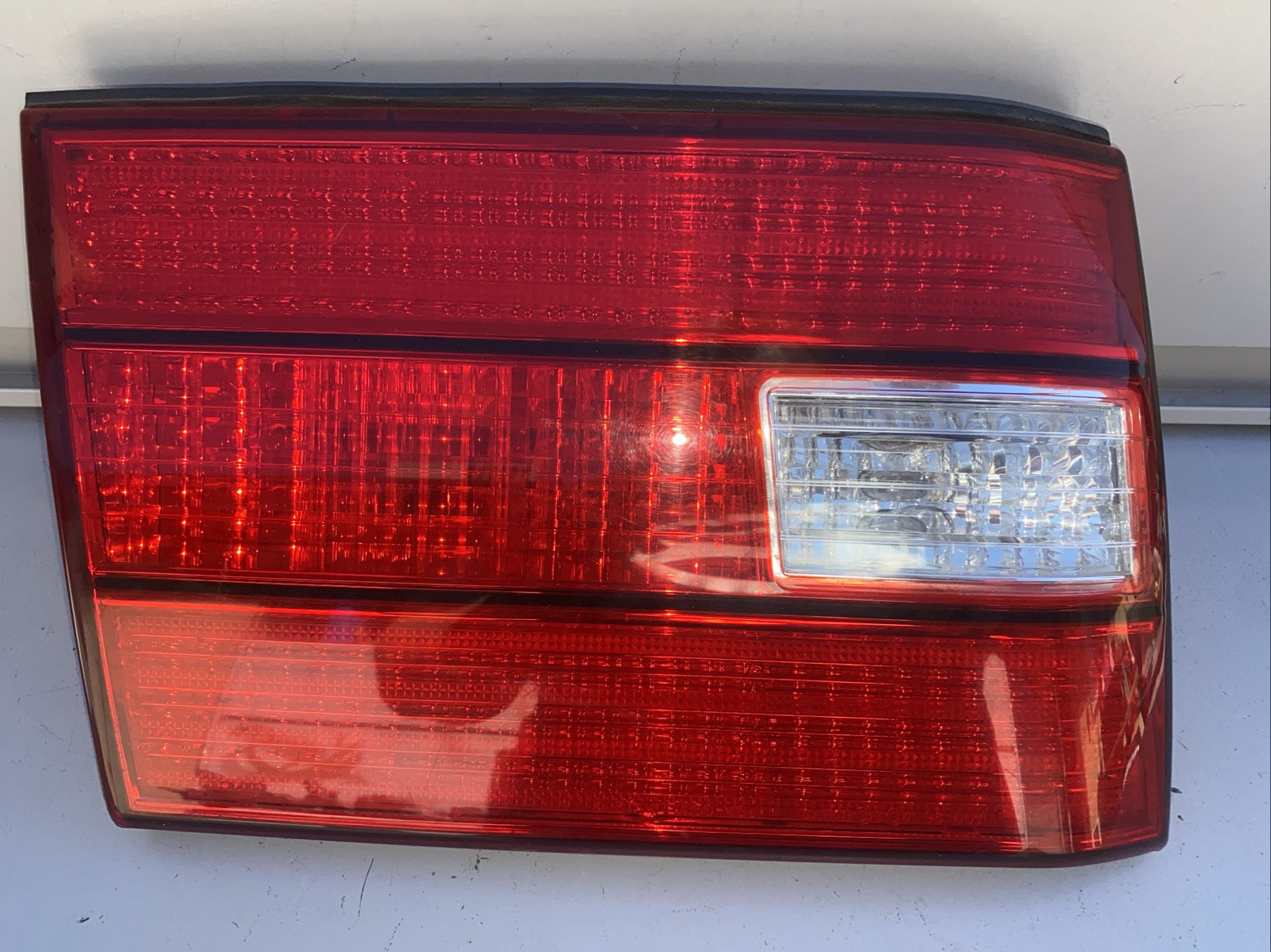 98 99 00 LEXUS LS400 DRIVER LEFT TRUNK MOUNT TAILLIGHT LAMP 1998-2000
