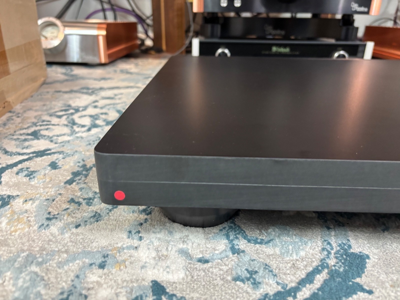 HRS E1X-1921 (Red RD) Audio Isolation Base (Harmonic Resolution Systems) - Black