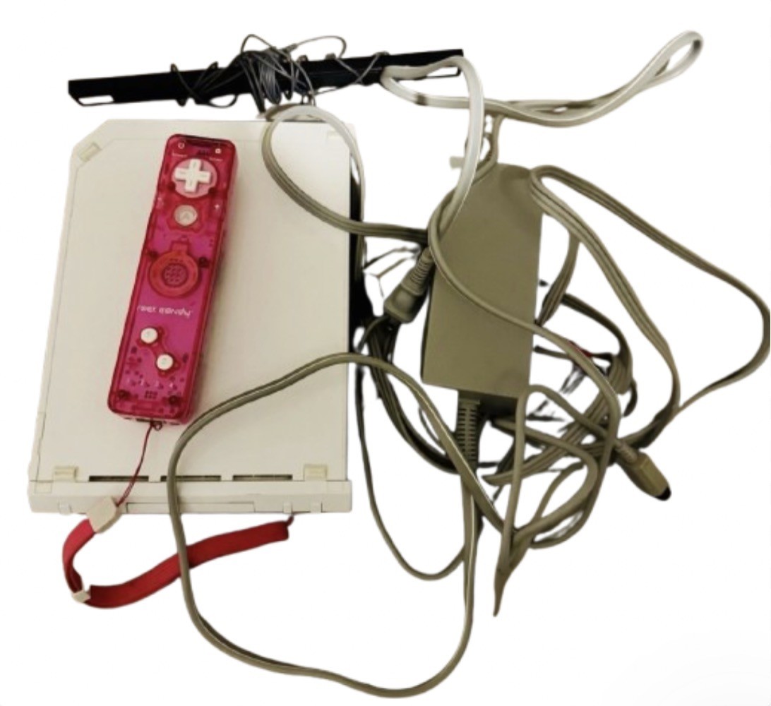 Nintendo Wii (Tested, Works, And Cleaned)