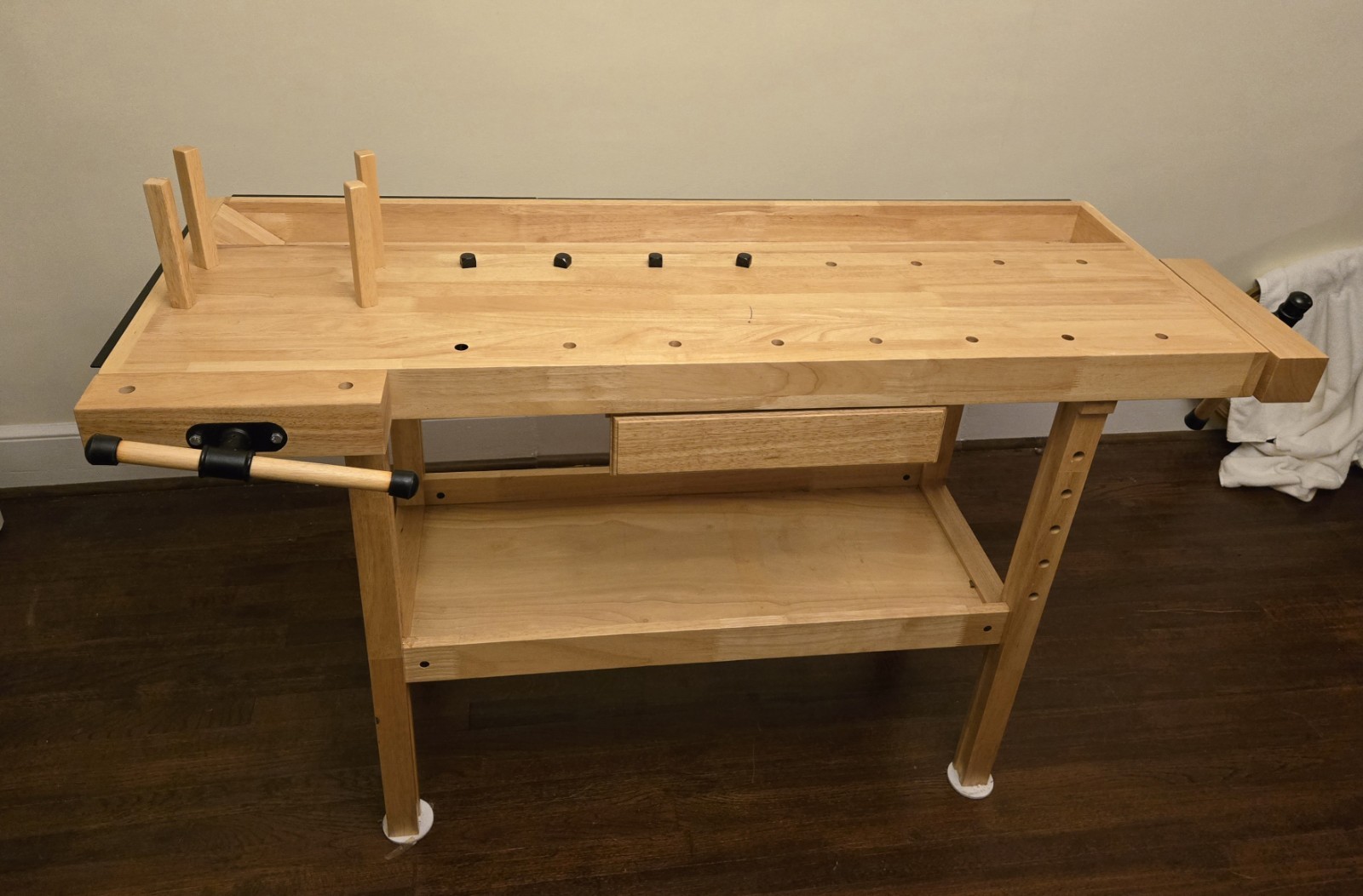Lowe's Woodworking Bench by  Siavonce