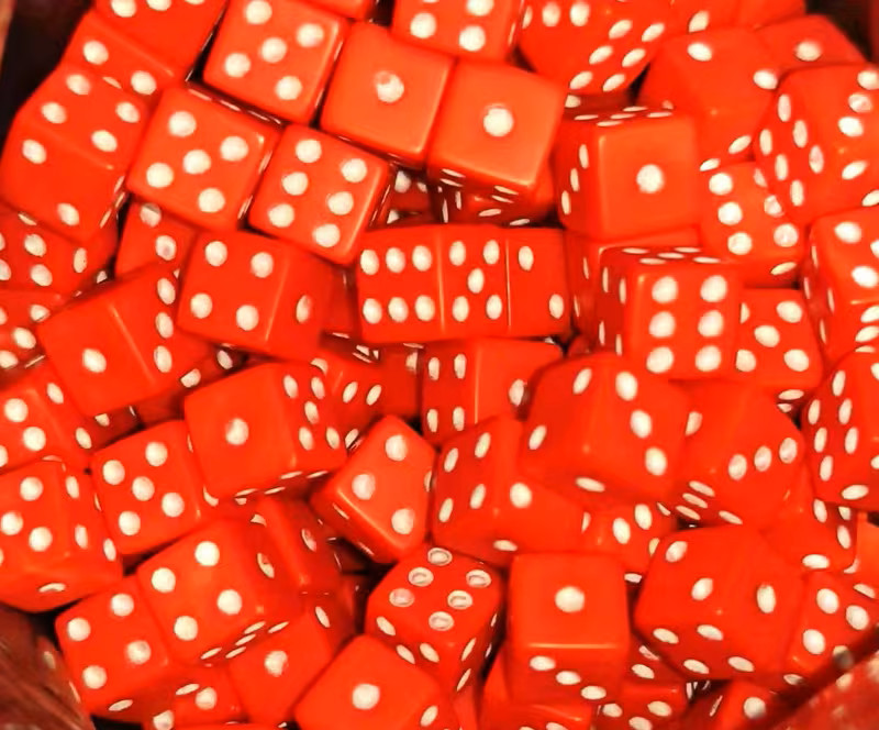 NEW $8 SPECIAL 50Pcs Mini Dice 8mm/0.31" PVC Game Dot Square Dice Red/White+