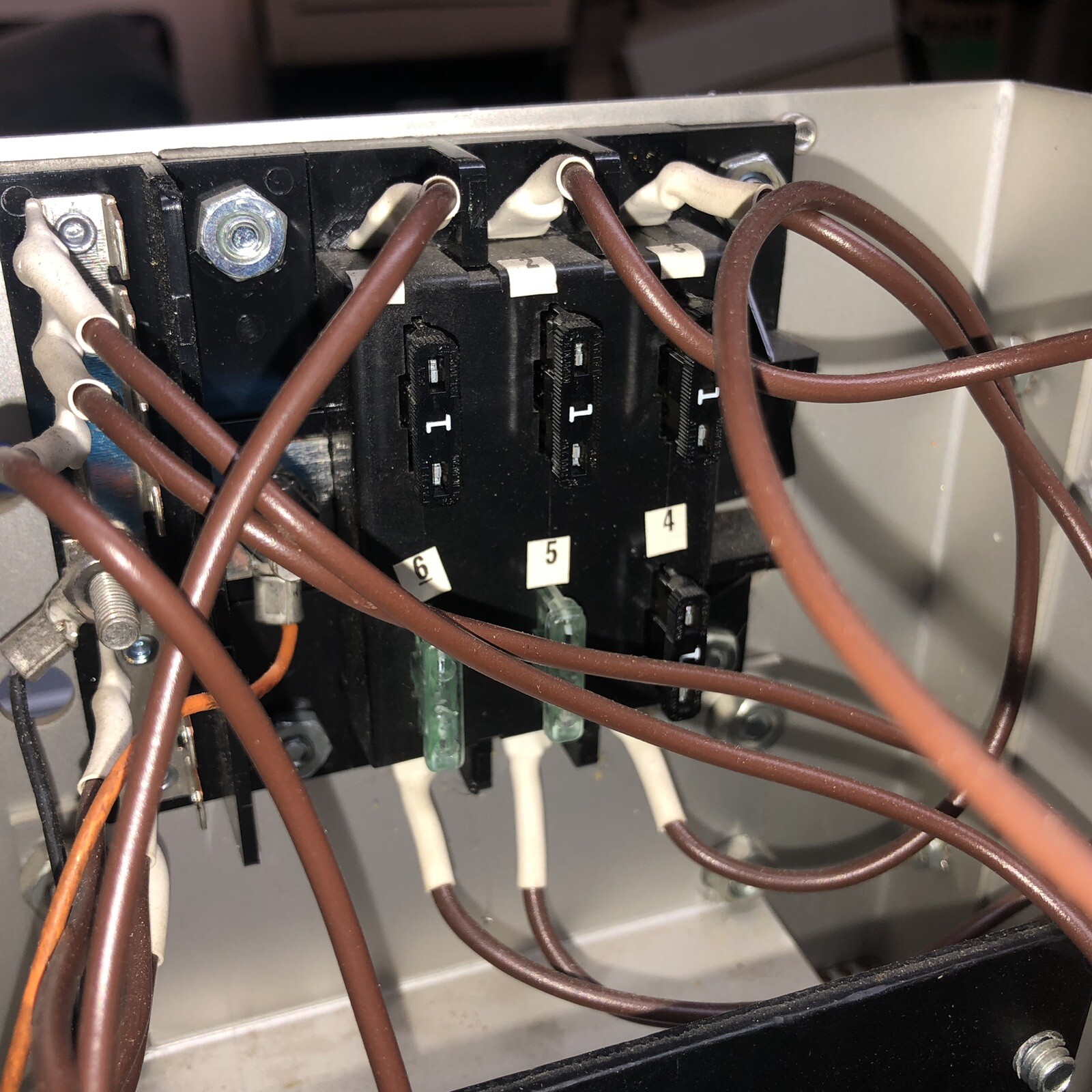 Lambda 7A 24vdc power supply With 6 Fused Outputs