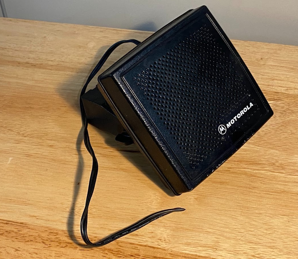 Motorola HSN4031B External Two Way Radio Speaker w/ Mount and Screws