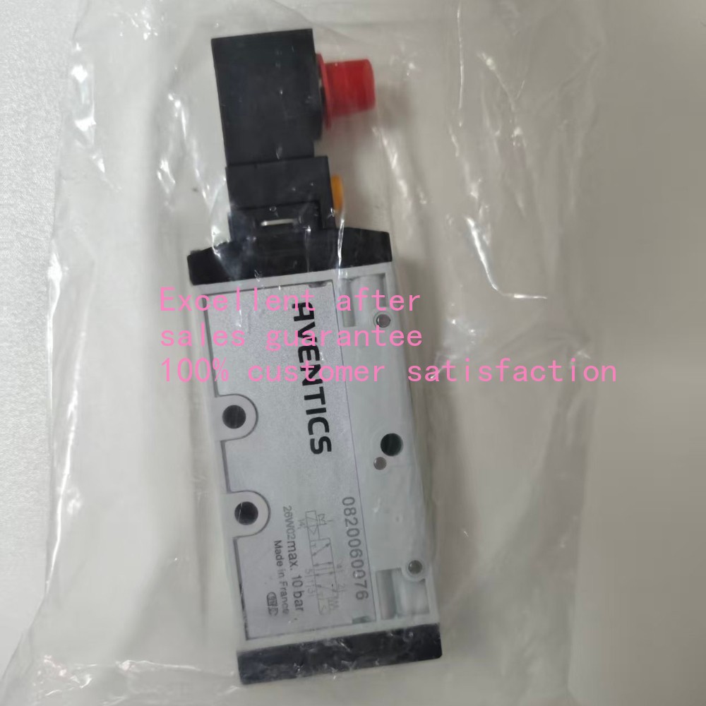 1PCS Brand NEW AVENTICS 0820060076 Solenoid Valve Freight Free