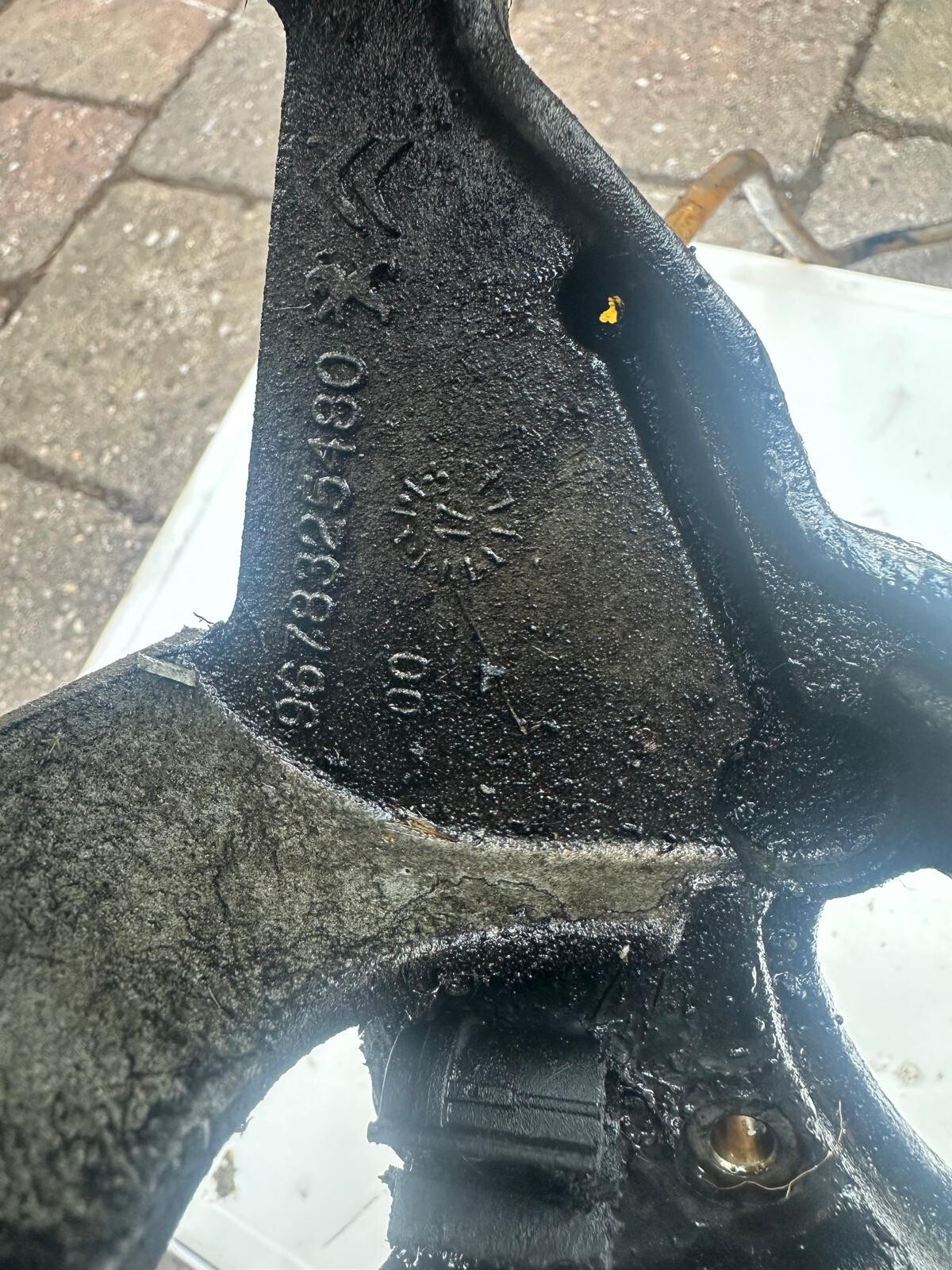PEUGEOT PARTNER BERLINGO PEUGEOT 2008 Fuel Pump bracket 1.6 HDI 9678325480