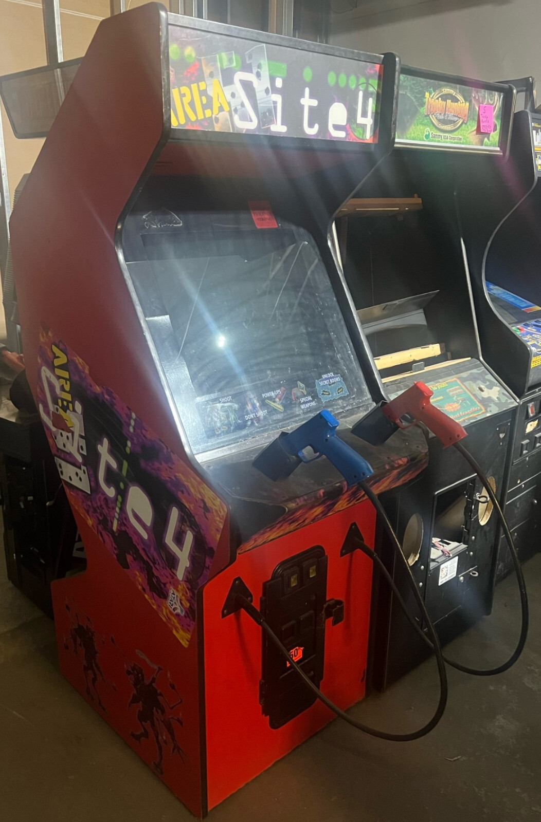 SITE 4 ARCADE MACHINE by ATARI 1998 (AREA 51)