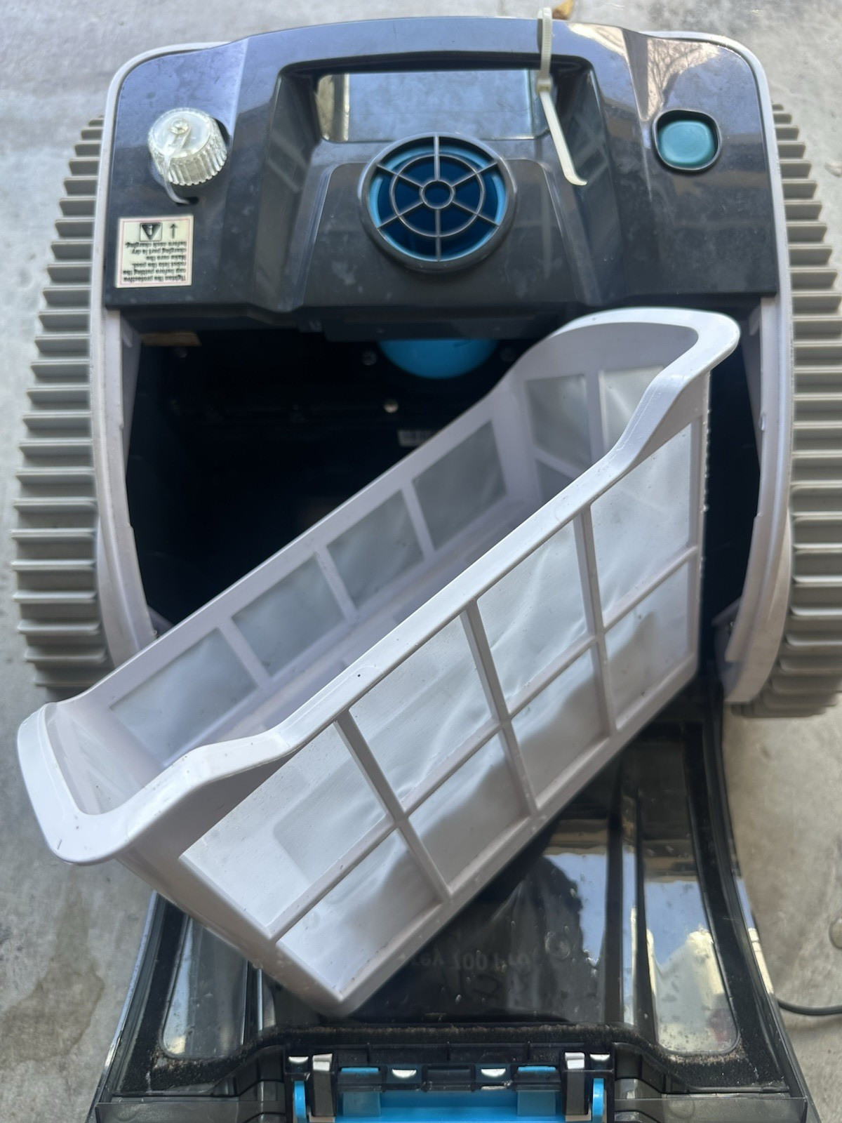 WYBOT Robotic Pool Cleaner Osprey 700 Pro FOR PARTS OR REPAIR - Non-Working