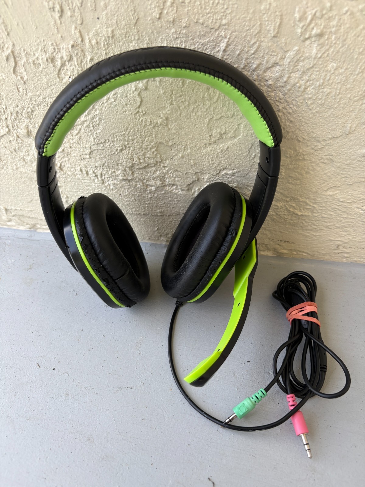 hypergear headphones pro gaming series green and black Wired headset