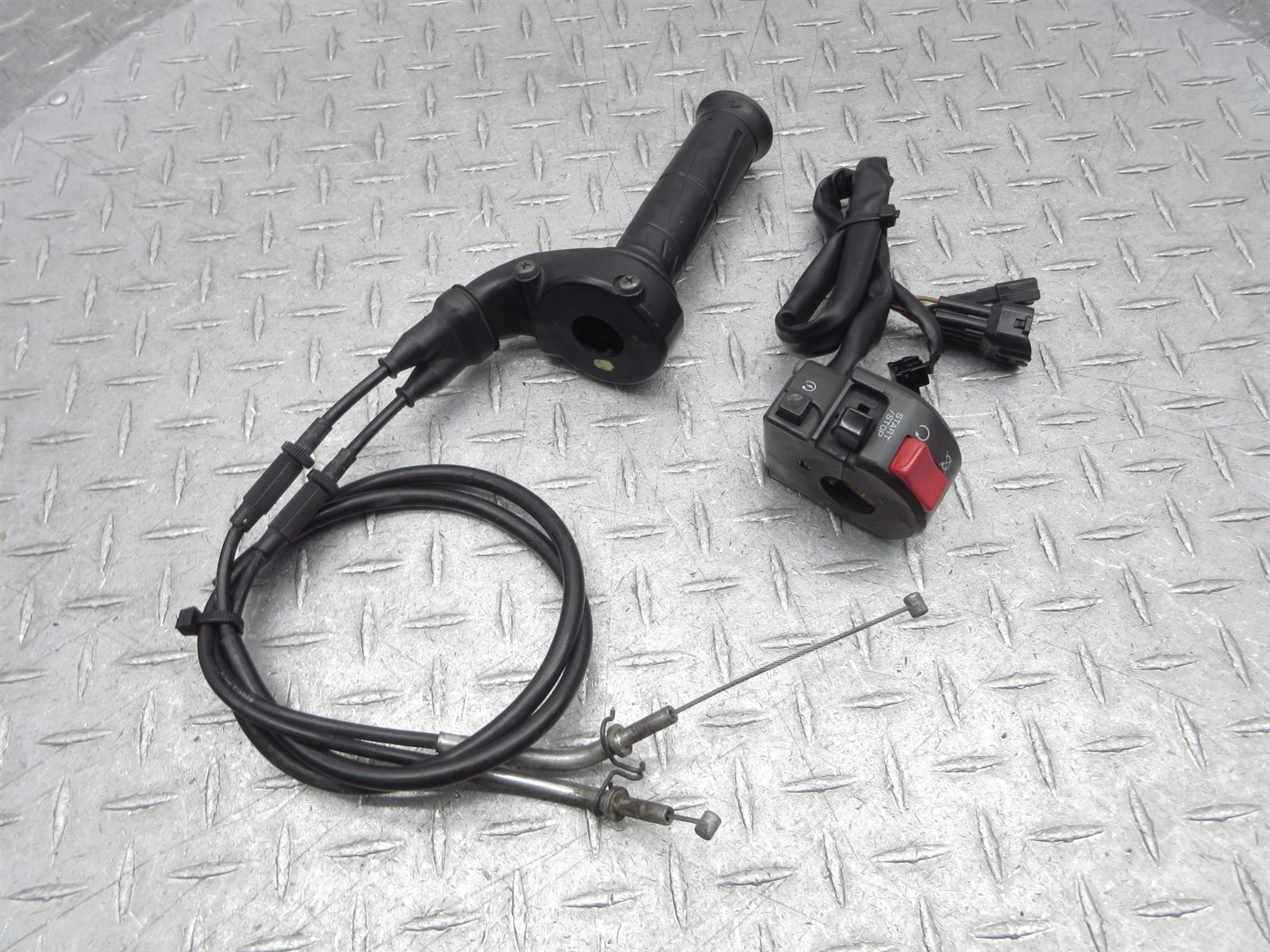 2011 11-15 Kawasaki ZX10R ZX1000 ZX1000D ZX10 Right Switch Throttle Control Grip
