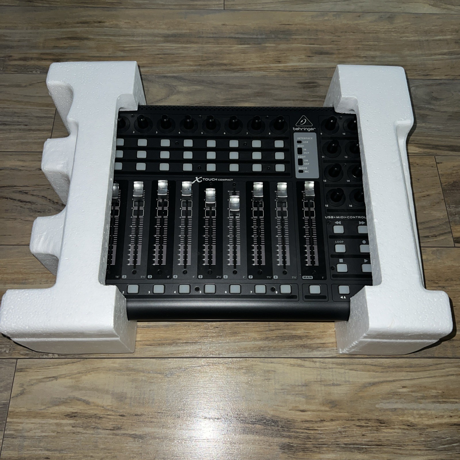 Behringer X-Touch Compact Universal Control Surface Music Recording Studio Mixer