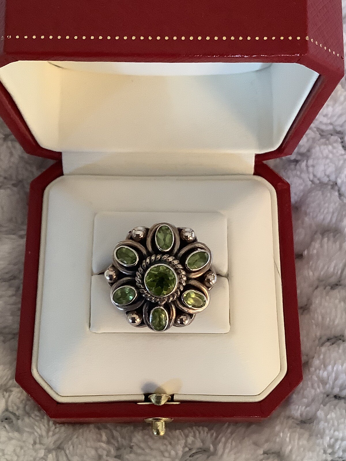 Artisan Crafted Sterling Silver Peridot Floral Inspired Ring. Size 5