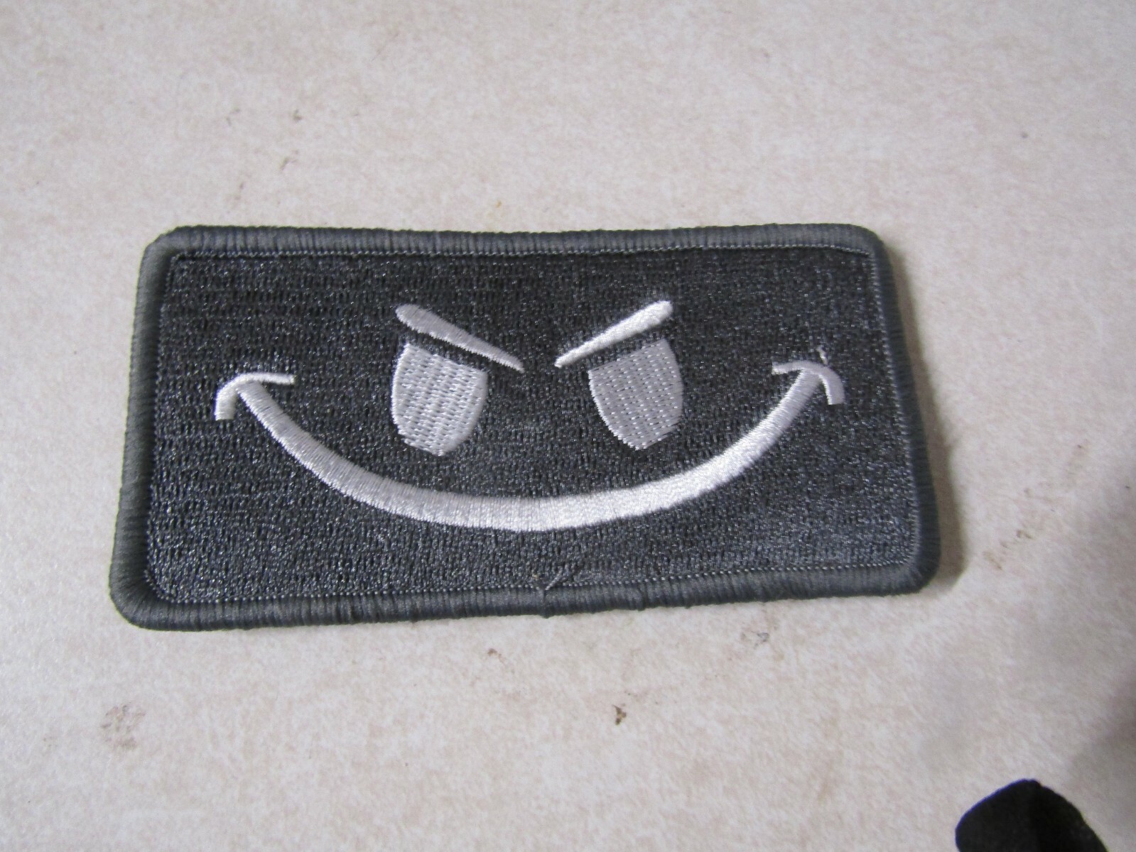 PATCH HOOK & LOOP APPROX 4 INCHES SMILEY FACE
