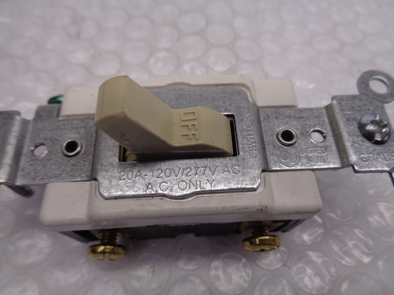 LEVITON IL57S2 SWITCH NSNP
