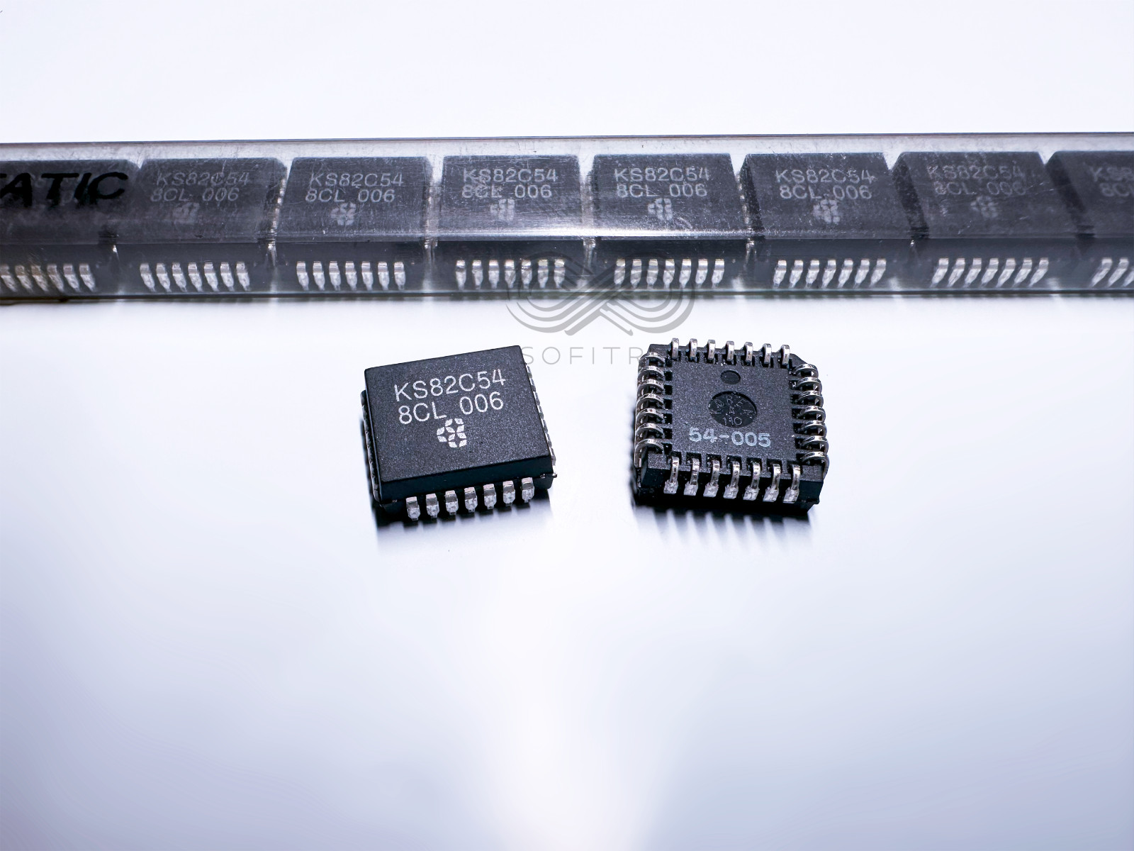 2PCS KS82C54-8CL KS82C54 SAMSUNG Programmable Counter/Timer IC 8MHz PLCC-28
