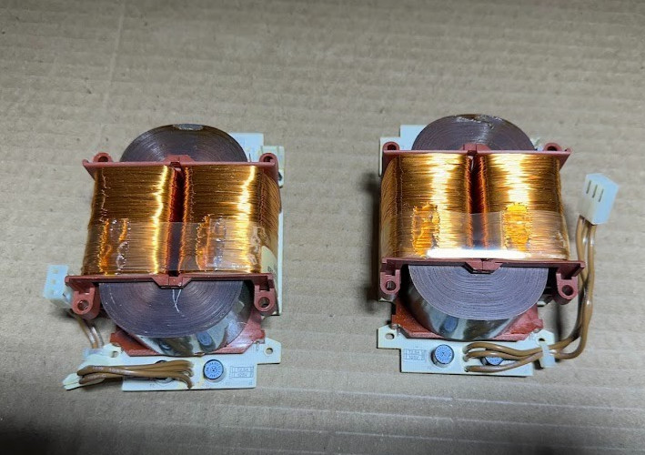 pair of two bang &olufsen transformer from becenter 2500 speaker