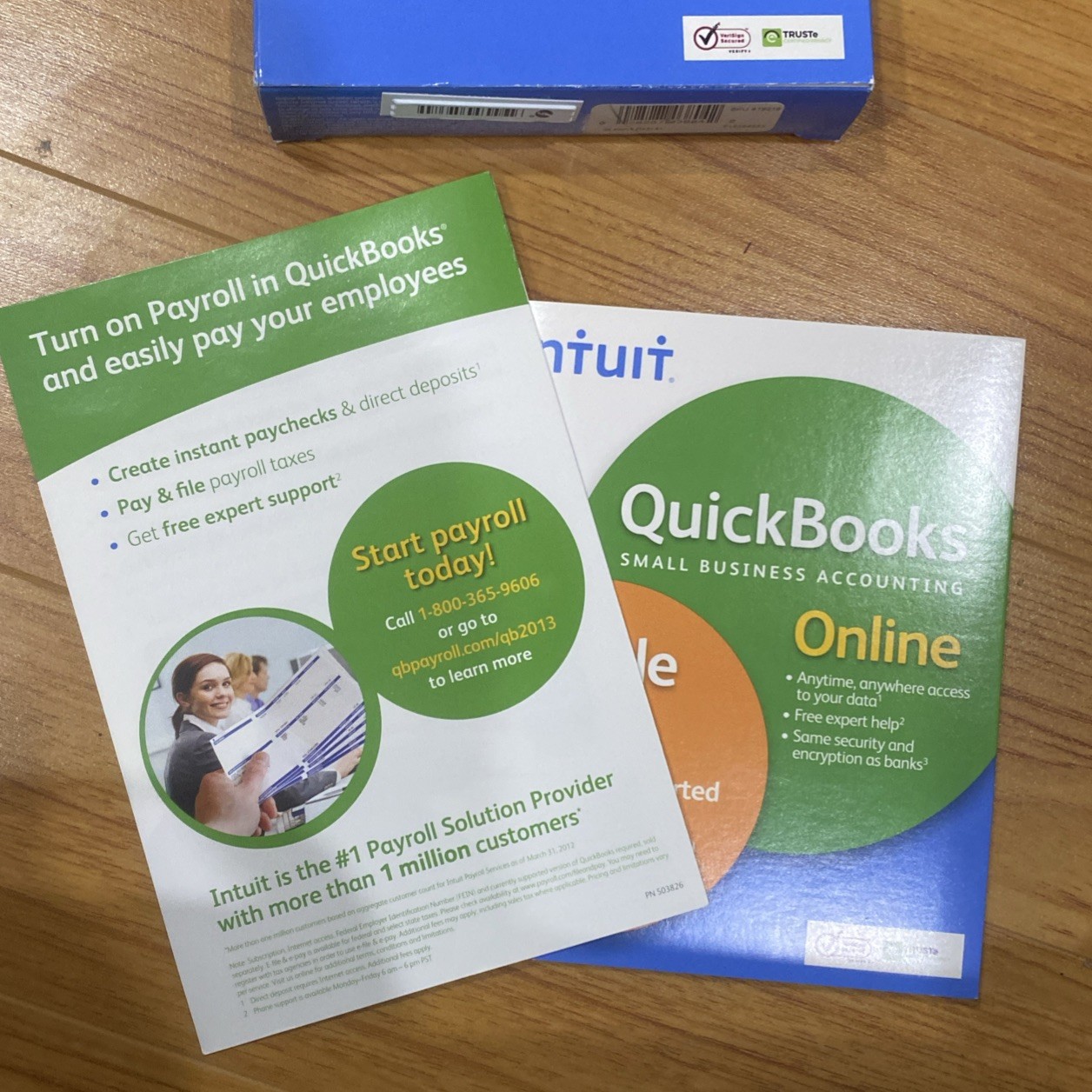 Intuit QuickBooks Online 2011 Small Business Accounting - CD, License Code