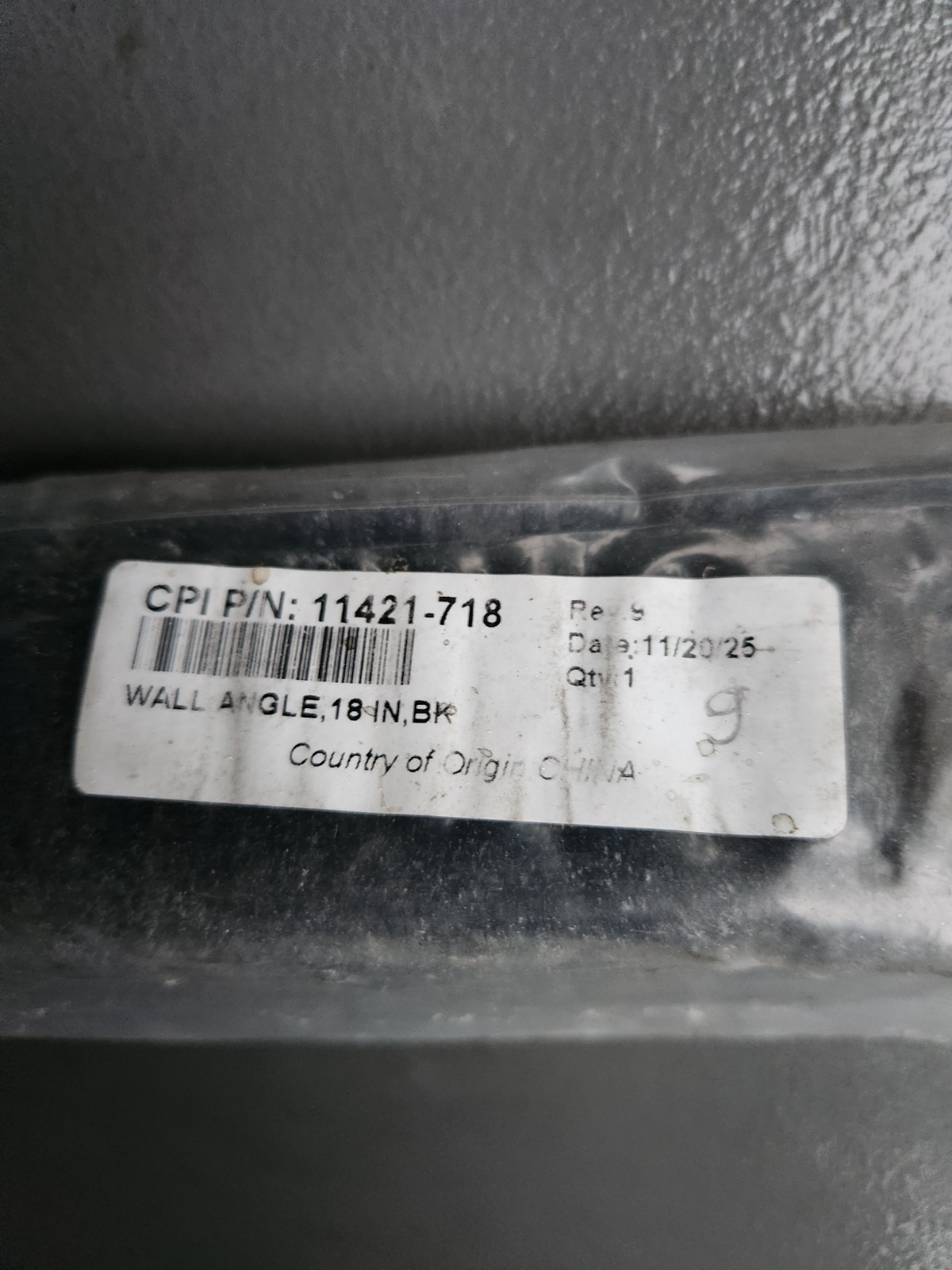 CPI 11421-718 Black Wall Angle Support Kit 18 IN