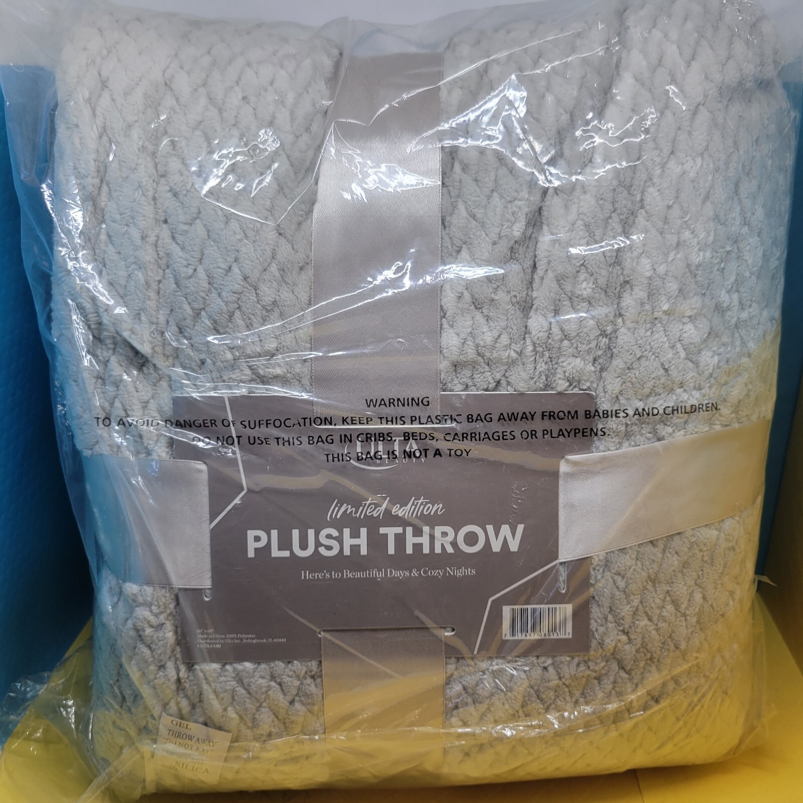 Ulta Beauty Gray Limited Edition Luxury Plush Throw Blanket 50" x 60" Brand New