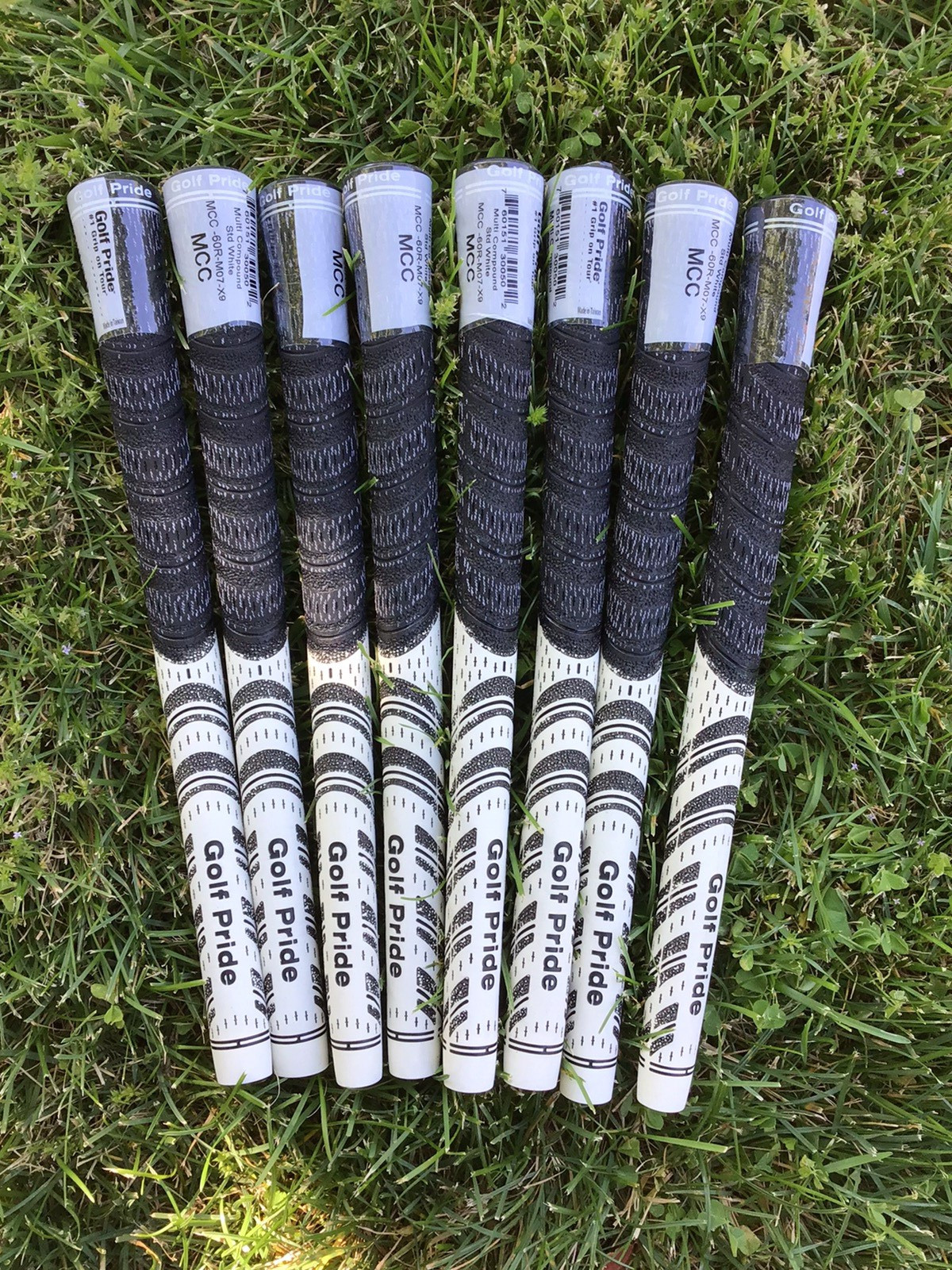 SET OF 8 Golf Pride Standard Decade Multi-Compound Grip - White/Black