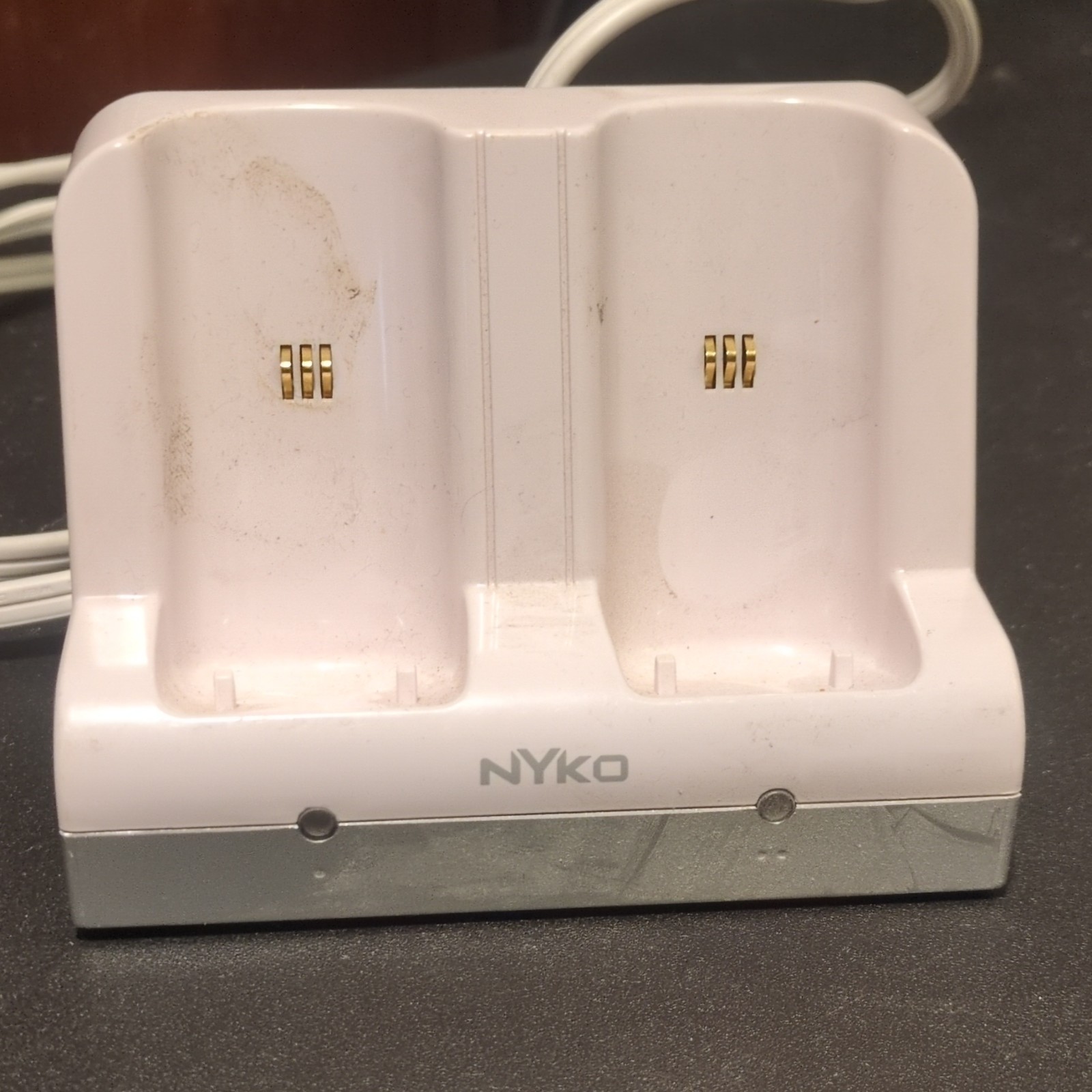 Nyko Charge Station Dual Wii Remote Charging Dock, White/Gray, 87000-A50