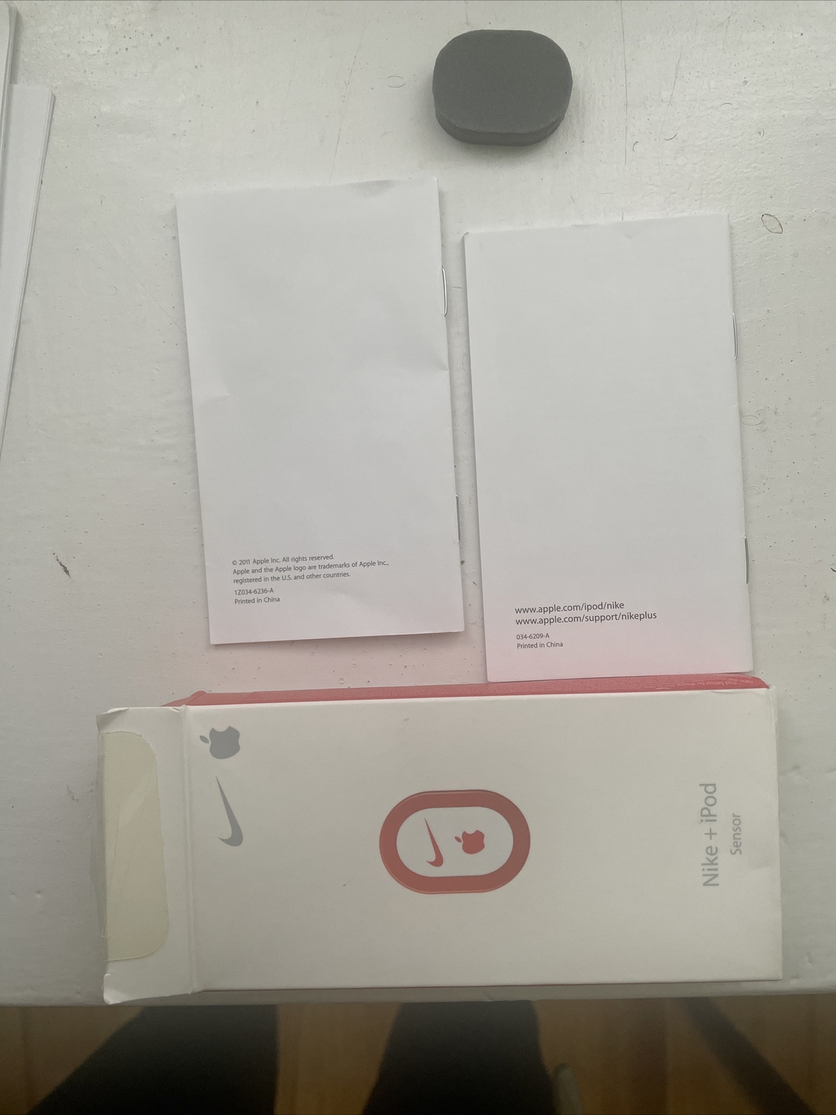 NIKE+ Plus ipod Sport Shoe Kit Sensor (box + instructions only)