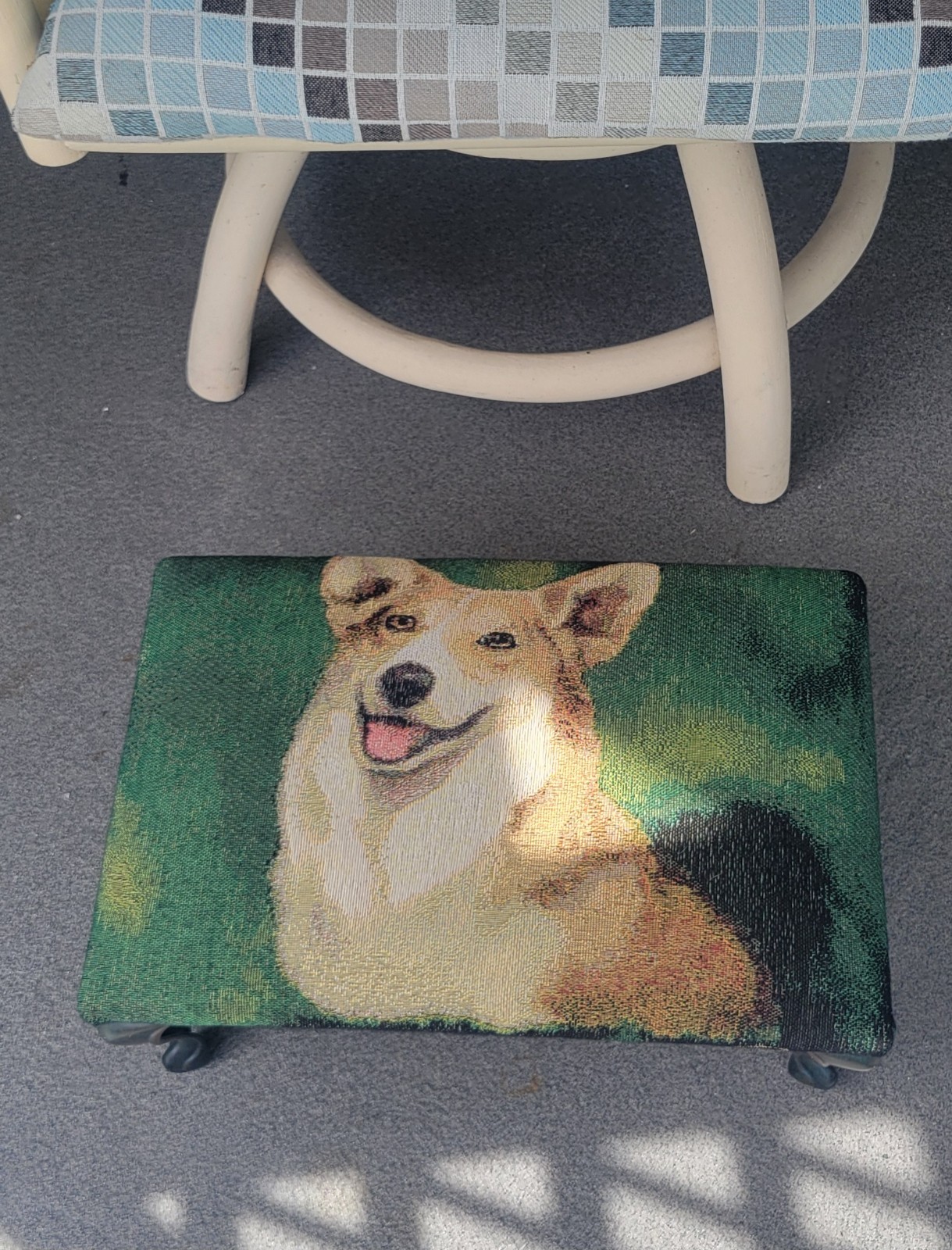 Vintage Tapestry Foot Stool w/Curved Metal Legs Linda Pickens Welsh Corgi Design