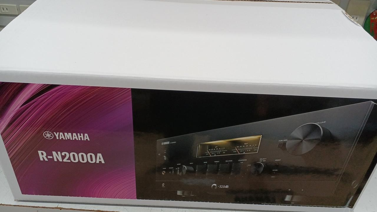 YAMAHA R-N2000A Stereo Receiver/streamer Used Japan