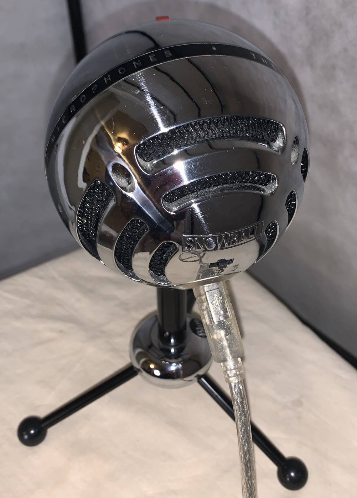 Blue Microphone Chrome Snowball USB Mic with Stand & USB Cable. Tested Working