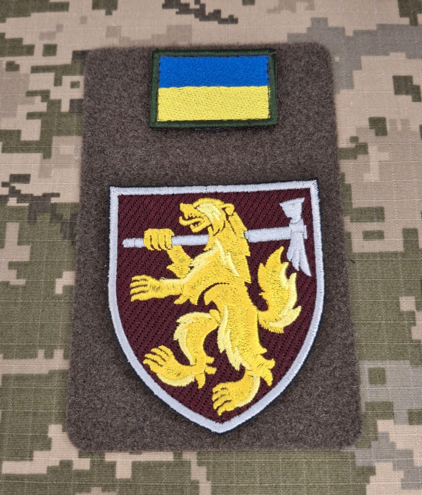 Patch 68th Jaeger Brigade  of the airborne forces of Ukraine + flag