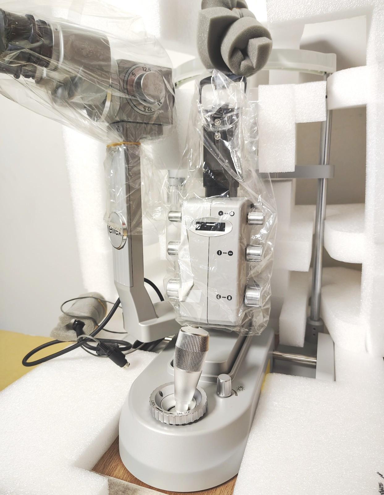 Ellex 30XL Slit Lamp - Mint in box