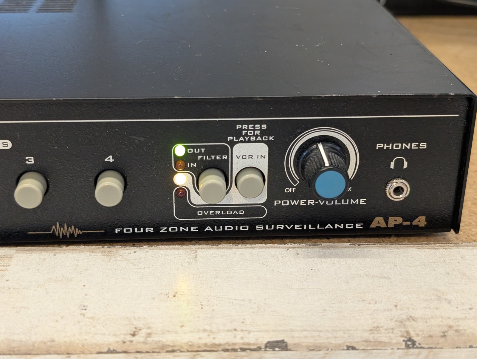 Louroe Electronics AP-4 Four Zone Audio Surveillance Mixer Amplifier w/ AC