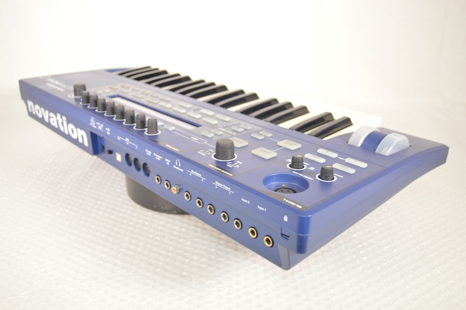Novation ULTRANOVA Synthesizer Vocoder Blue Keyboard Tested W \ Soft Case Mic