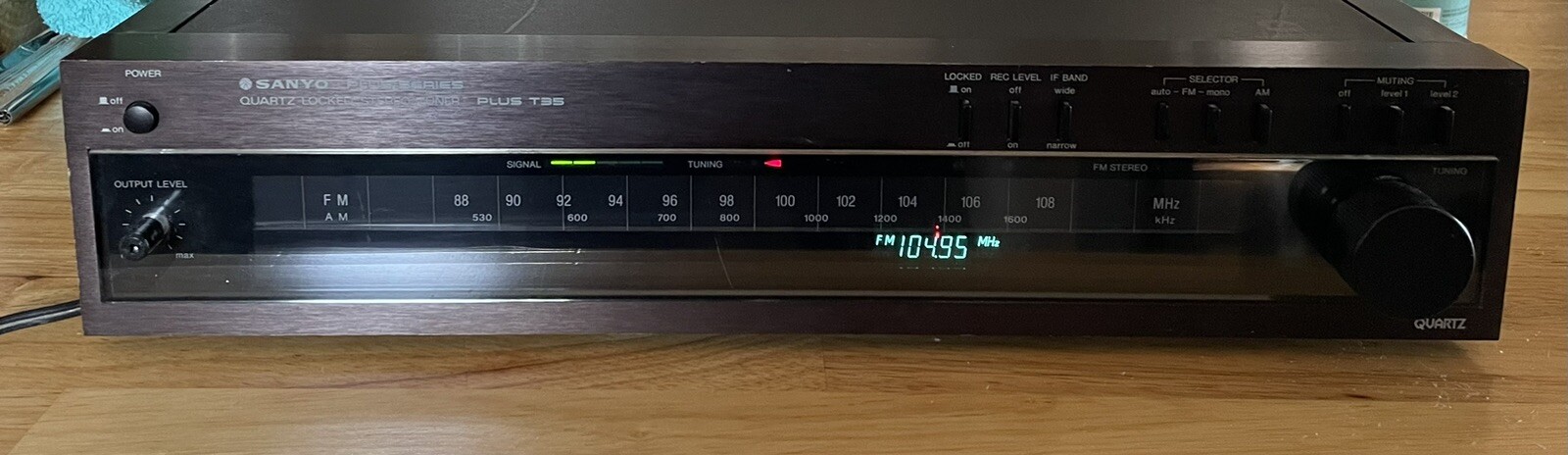 Vintage Sanyo T35 Plus Series Quartz Locked Stereo Tuner
