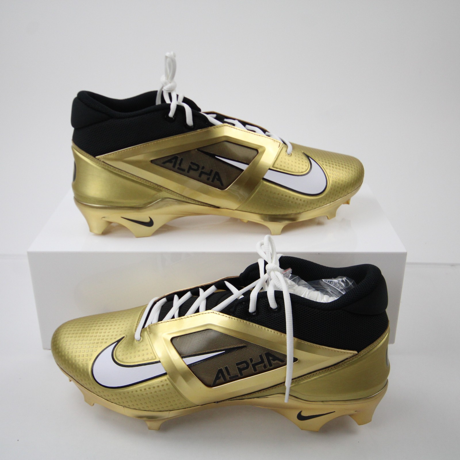 Oregon Ducks Nike Alpha Menace Football Cleat Men's Multiple Sizes